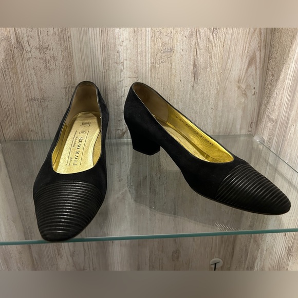 Bruno Magli Italy Vintage Black Suede Block Heel Pumps Tuxedo Cap Toe Shoes 8.5